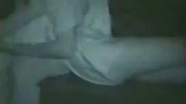 Un giovane uomo che  ...
