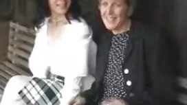 Una sexy bionda sott ...