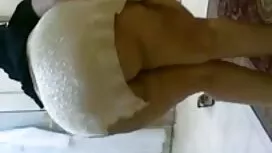 Un uomo con una mogl ...