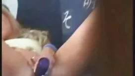 Un nero uomo con gra ...