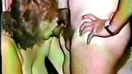 Pugno giovane bruna  ...