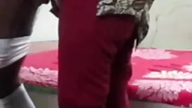 La ragazza bionda è  ...