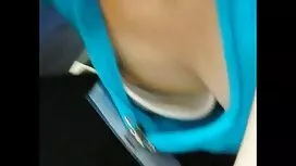 Ragazza con una stri ...