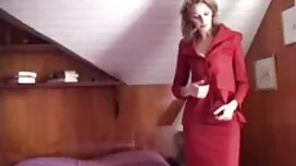 Una giovane ragazza  ...