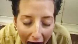 Tizio si masturba un ...